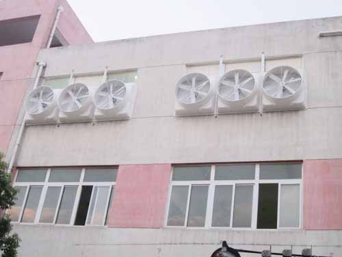 日（rì）照玻璃鋼負壓風機（jī）